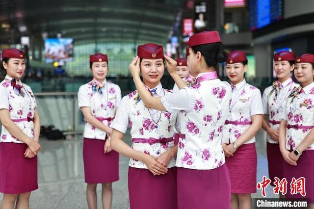 备战暑运 重庆客运段开展乘务员服务礼仪培训-Good Luck To You!